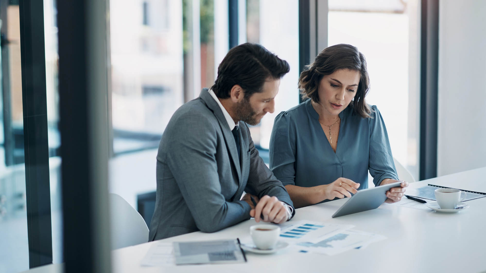 Main-Image-How-PEOs-Support-Employee-Financial-Wellbeing